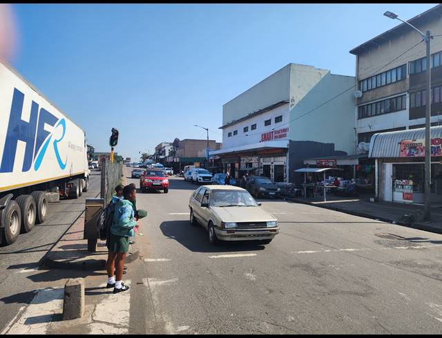 227M² BUSINESS FOR SALE IN CLAIRWOOD